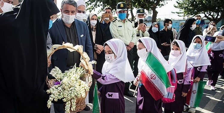 معاون سیاسی اجتماعی استانداری تهران: مدارسی که کمتر از 50 دانش آموز دارند از مهرماه حضوری برپا می‌شوند
