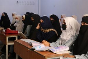 طالبان اجازه می دهد دخترانِ نوجوان افغان در برخی از مدارس ولایتی باز گردند، اما در کابل نه