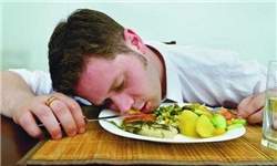 خوابیدن پس از غذا مهم‌ترین دلیل رفلاکس معده