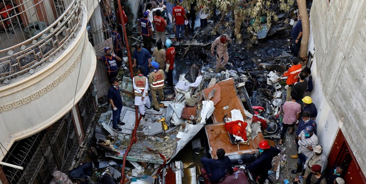 کرونا؛ دلیل سقوط هواپیمای مسافربری پاکستان