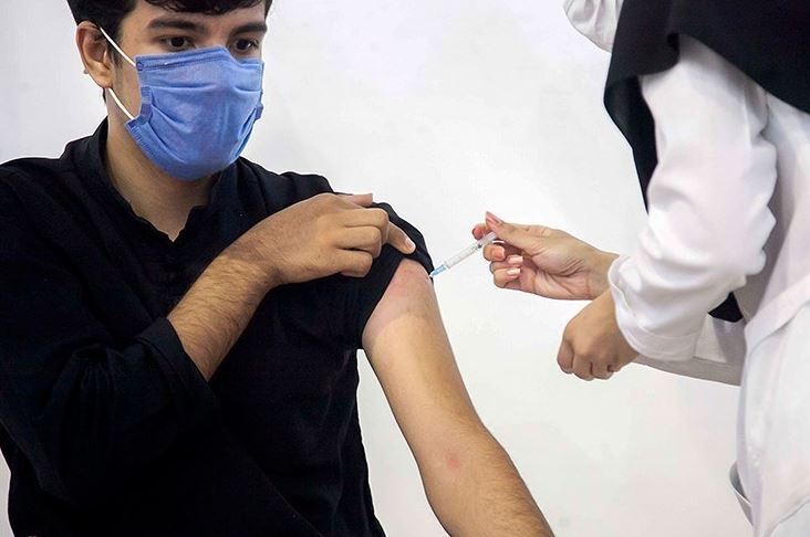 واکسیناسیون ۶۰ درصد دانش‌آموزان ۱۲ تا ۱۸ ساله/ روند بازگشایی مدارس در آبان
